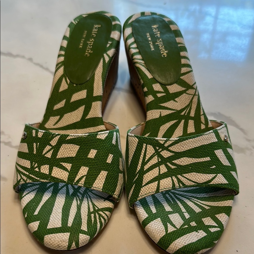 Kate Spade Green and Cream Graphic Mules